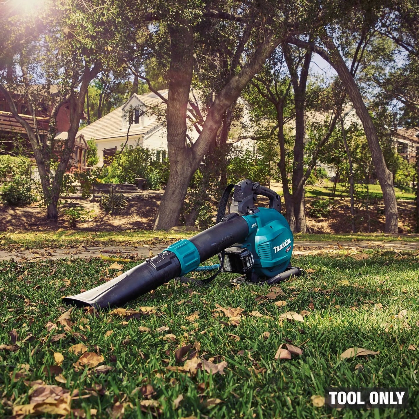 Makita GBU03ZV 40V max XGT Brushless Blower with Vacuum Attachment Tool Only
