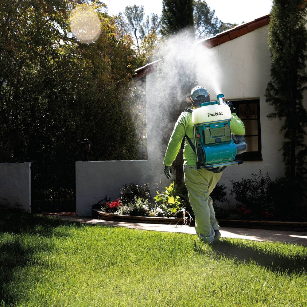Makita GMP01PL 40V max XGT Brushless 4 Gallon Backpack Mist Blower Kit (8.0 Ah)