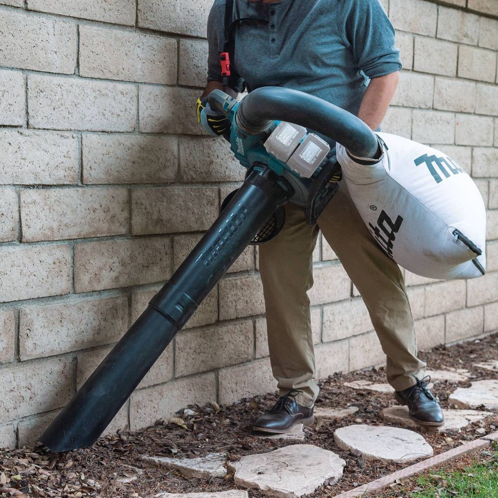 Makita XBU04ZV 36V (18V X2) LXT Brushless Blower with Vacuum Attachment Kit (Tool Only)